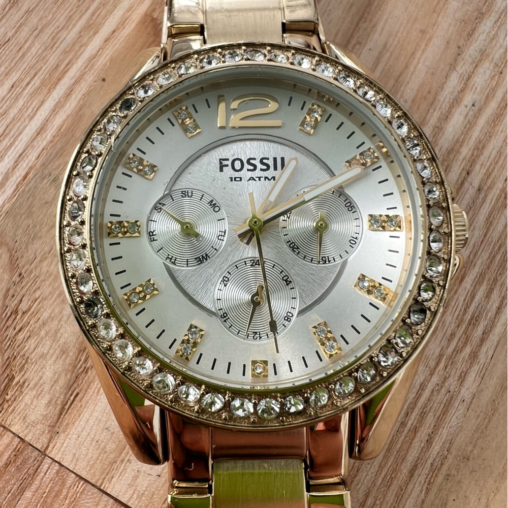 Fossil ladies gold tone watch NEW BATTERY